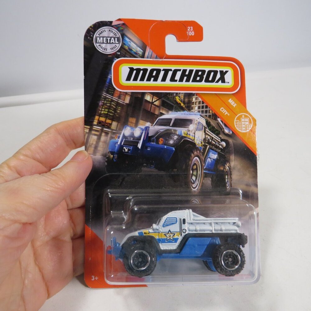 Matchbox Truck in original box new cond. package ROAD RAIDER